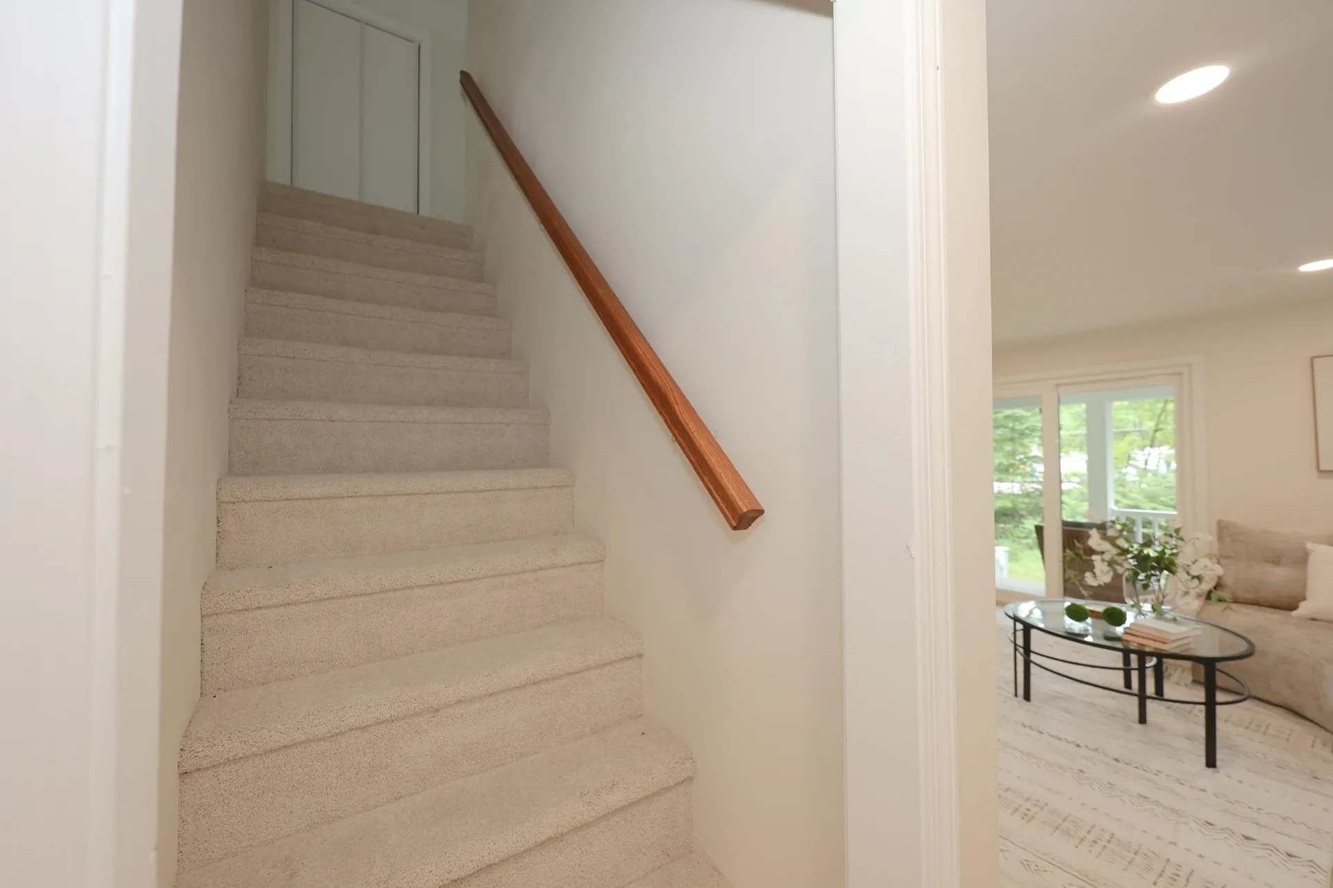 24 Mountain Road Raymond NH 03077