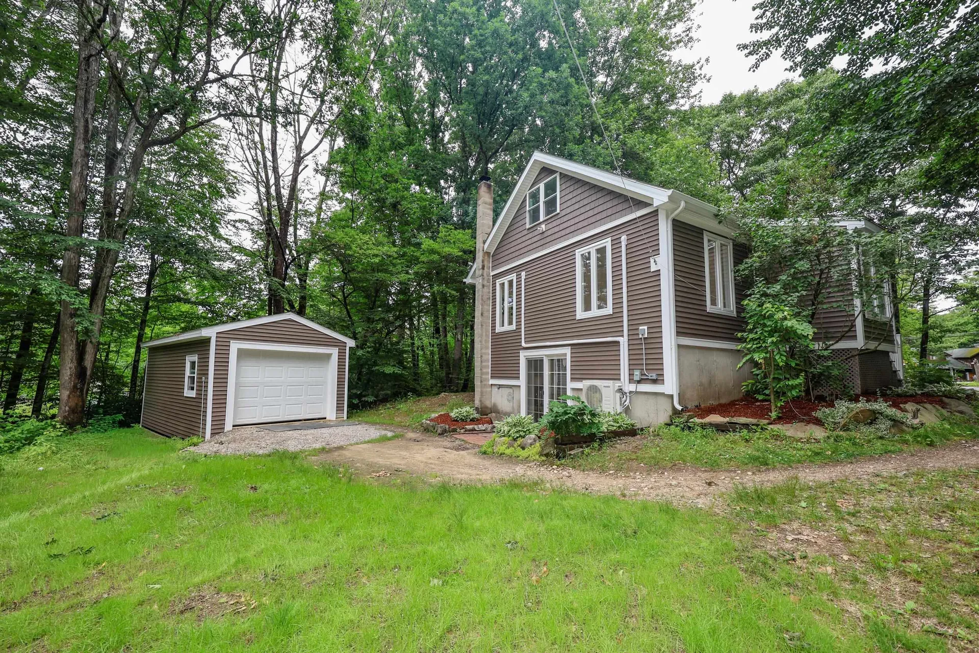 24 Mountain Road Raymond NH 03077