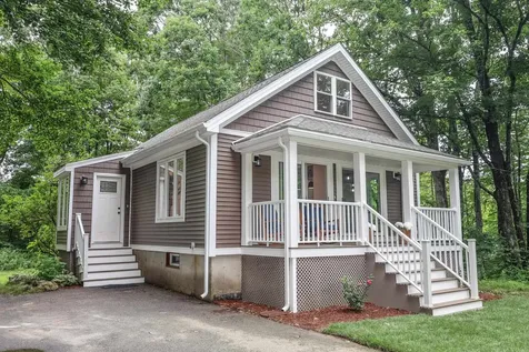 24 Mountain Road Raymond NH 03077