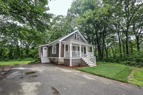 24 Mountain Road Raymond NH 03077