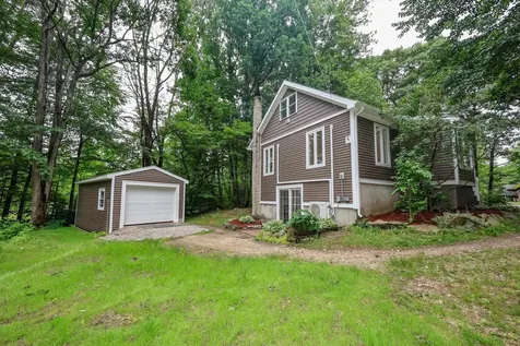 24 Mountain Road Raymond NH 03077