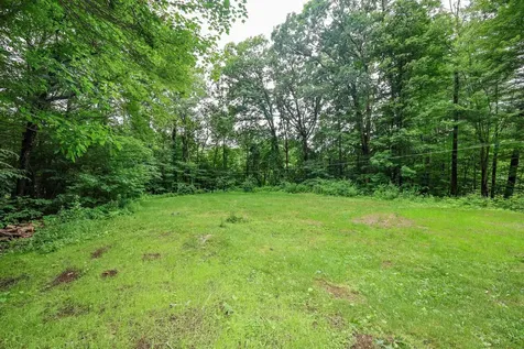 24 Mountain Road Raymond NH 03077