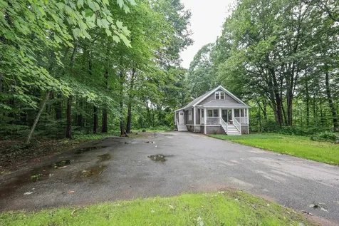 24 Mountain Road Raymond NH 03077