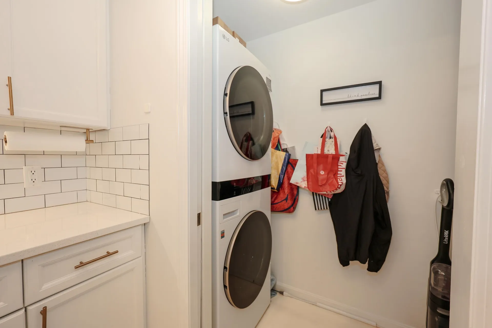 6 Crestview Circle Londonderry NH 03053