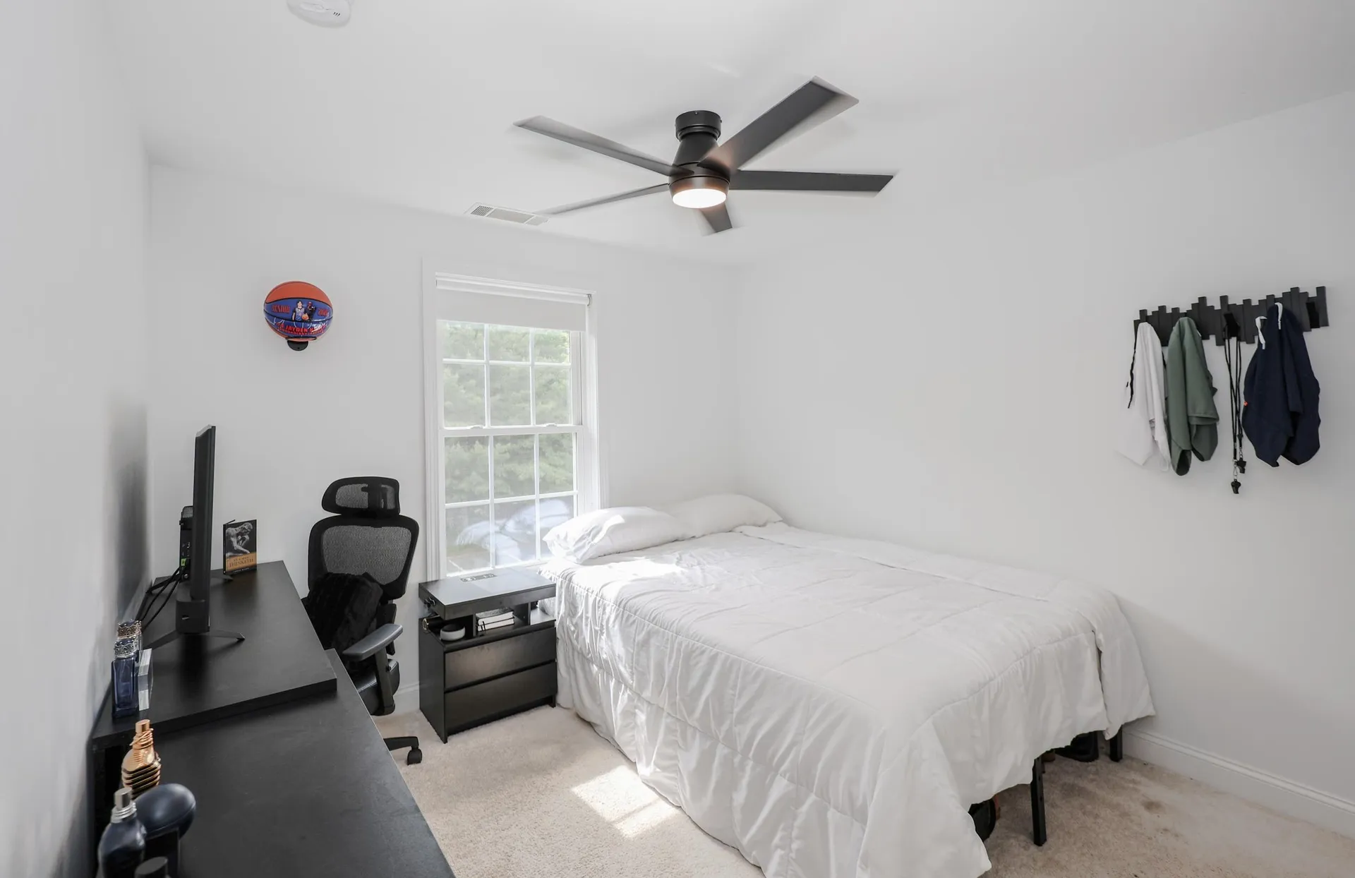 6 Crestview Circle Londonderry NH 03053