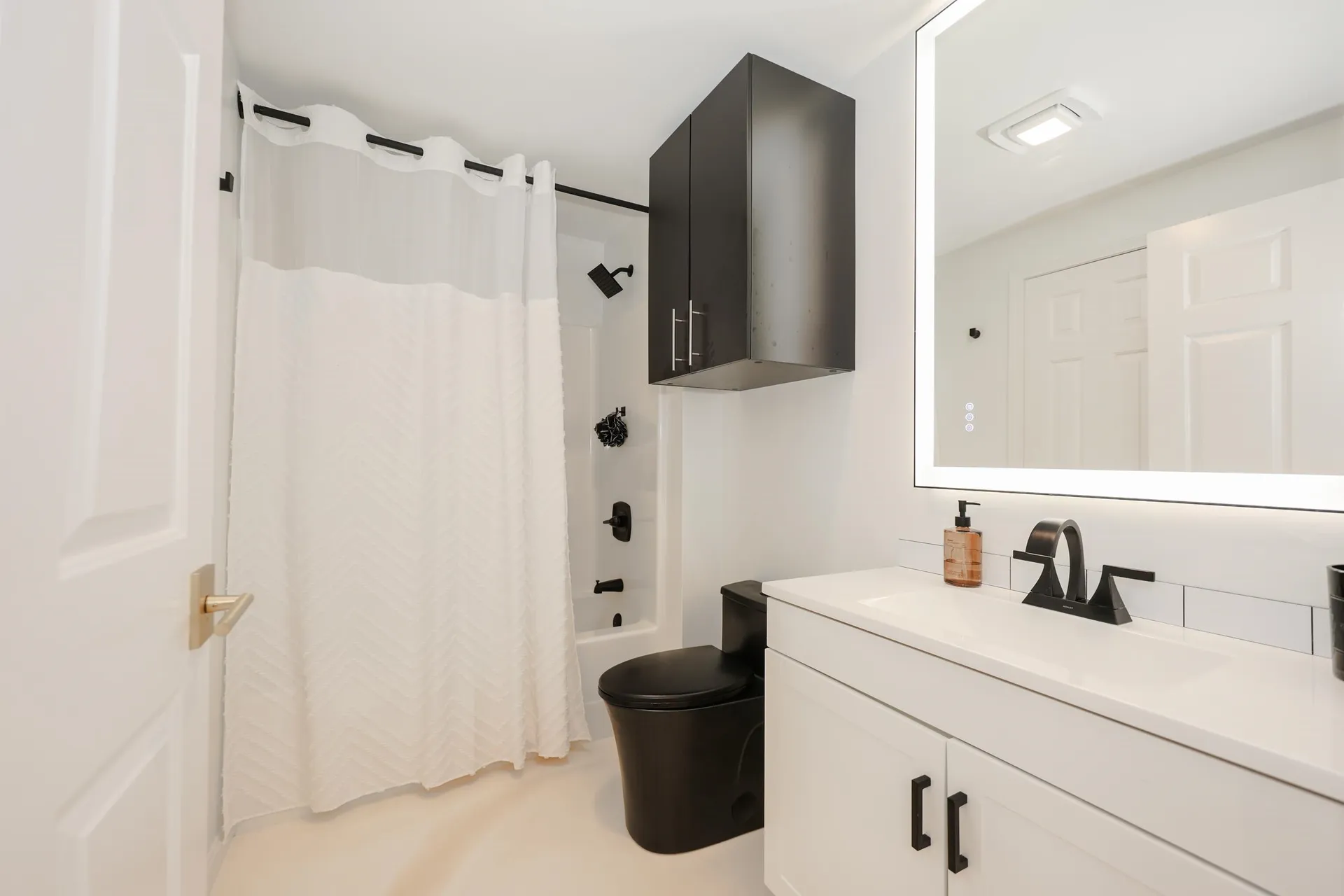 6 Crestview Circle Londonderry NH 03053