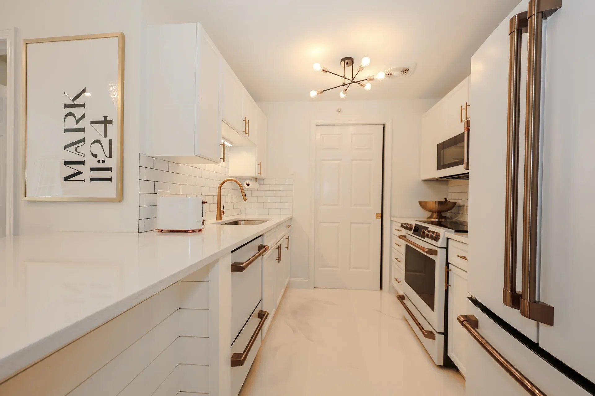 6 Crestview Circle Londonderry NH 03053
