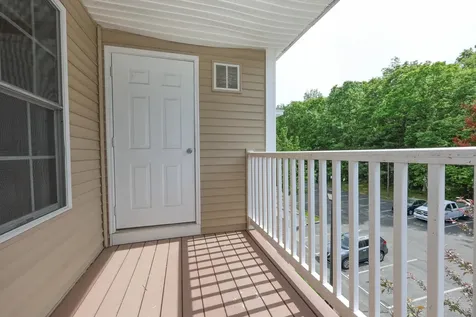 6 Crestview Circle Londonderry NH 03053