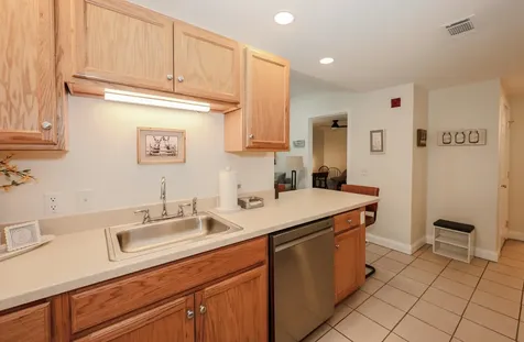 4 Crestview Circle Londonderry NH 03053