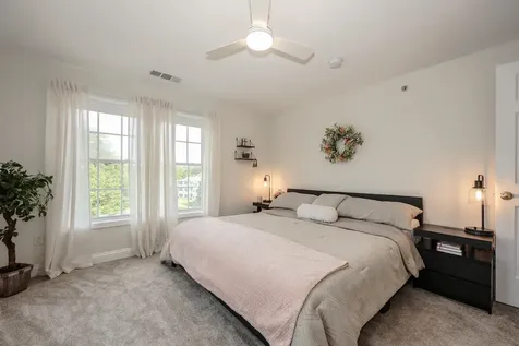 4 Crestview Circle Londonderry NH 03053