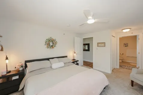 4 Crestview Circle Londonderry NH 03053