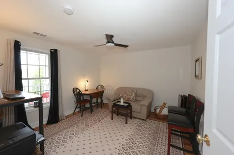4 Crestview Circle Londonderry NH 03053