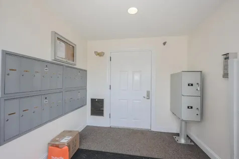 4 Crestview Circle Londonderry NH 03053