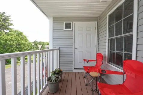4 Crestview Circle Londonderry NH 03053