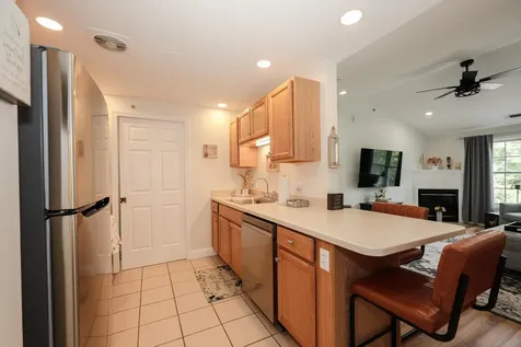 4 Crestview Circle Londonderry NH 03053