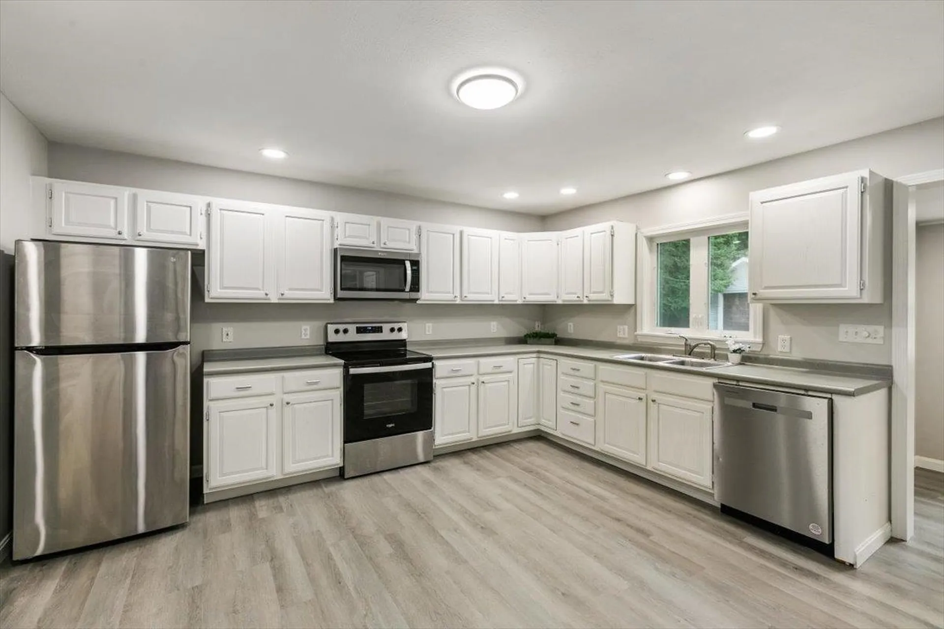 1615 Hooksett Road Hooksett NH 03106