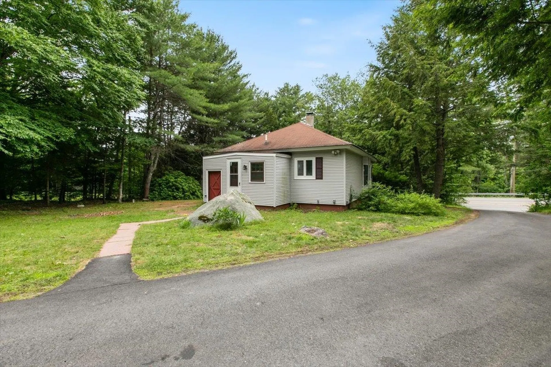 1615 Hooksett Road Hooksett NH 03106