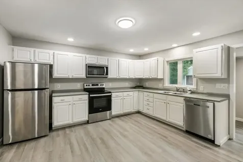 1615 Hooksett Road Hooksett NH 03106