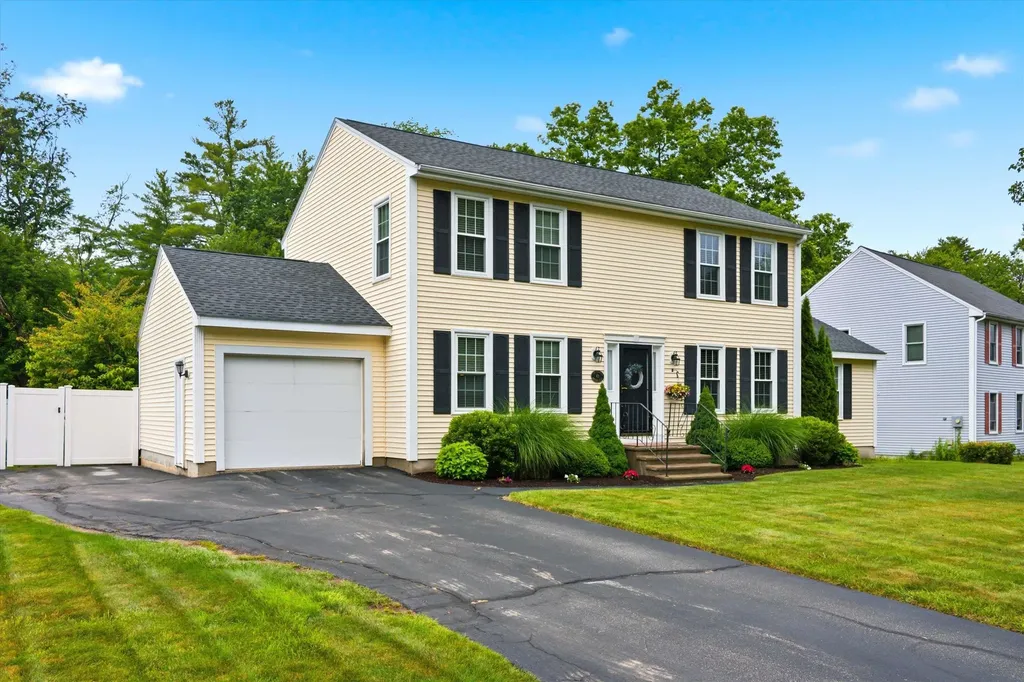 69 Mallard Point Road Merrimack NH 03054