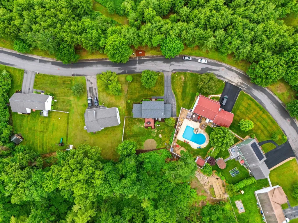 69 Mallard Point Road Merrimack NH 03054