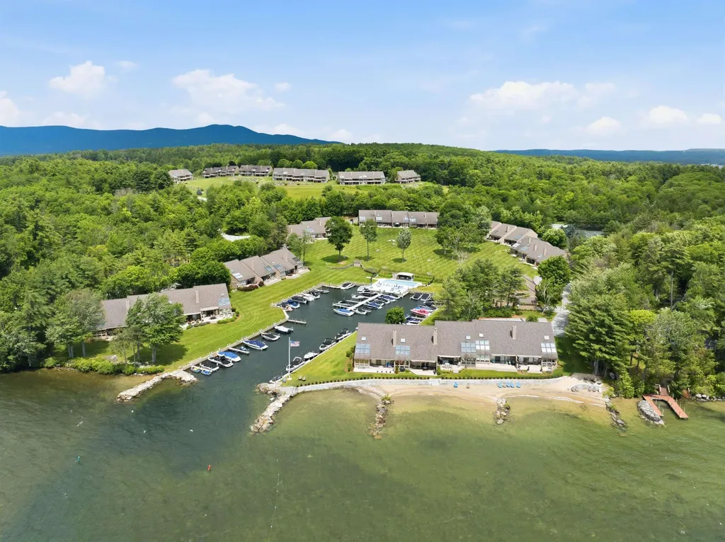 4 Portside Drive Moultonborough NH 03254