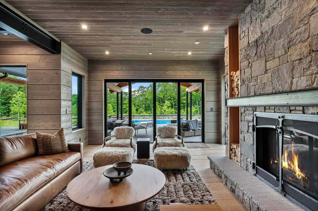 1084 Wade Pasture Road Stowe VT 05672-5259