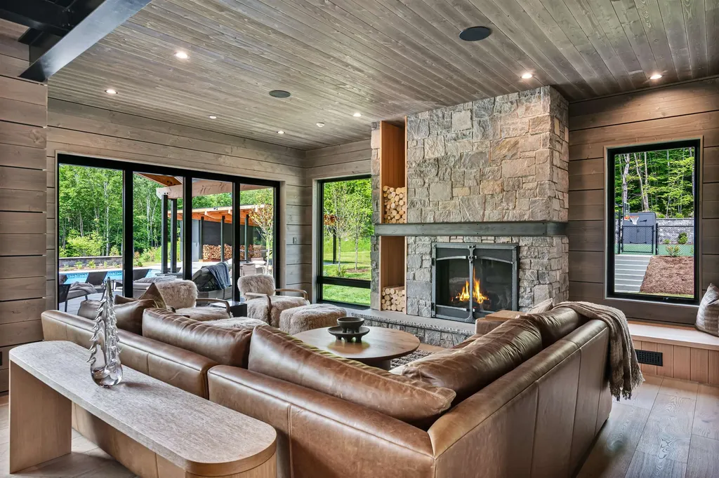1084 Wade Pasture Road Stowe VT 05672-5259