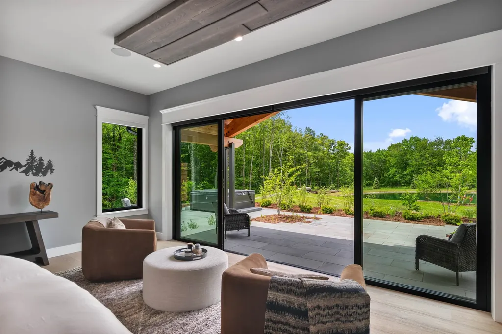 1084 Wade Pasture Road Stowe VT 05672-5259