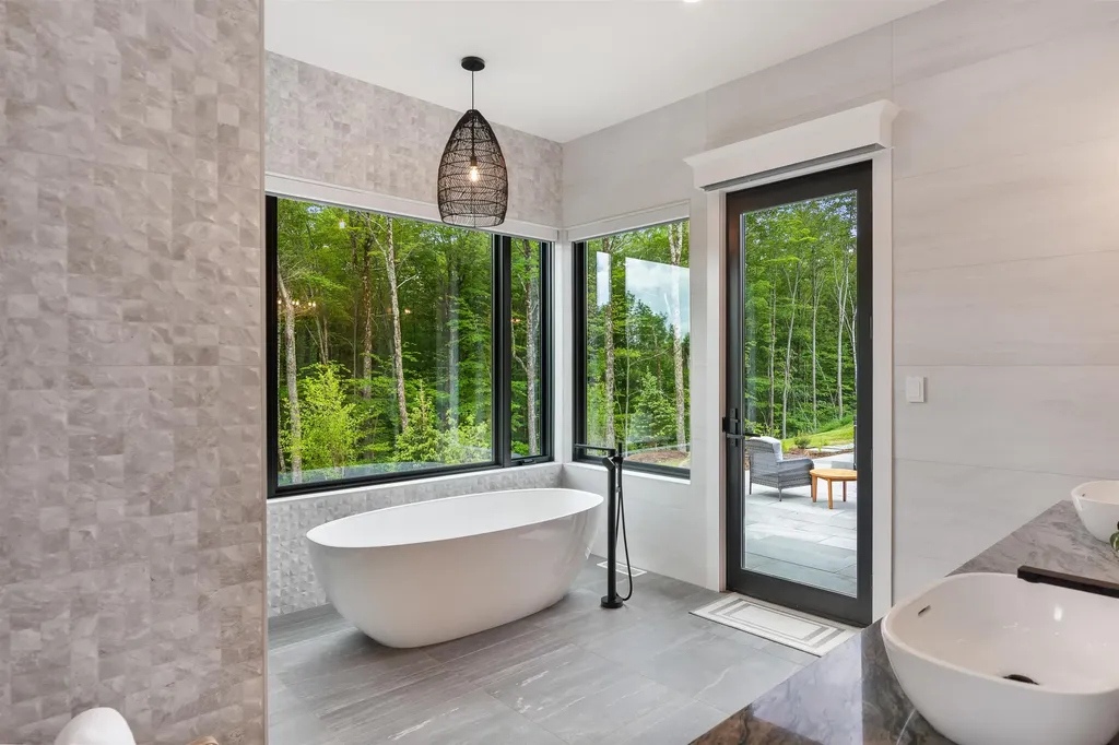 1084 Wade Pasture Road Stowe VT 05672-5259