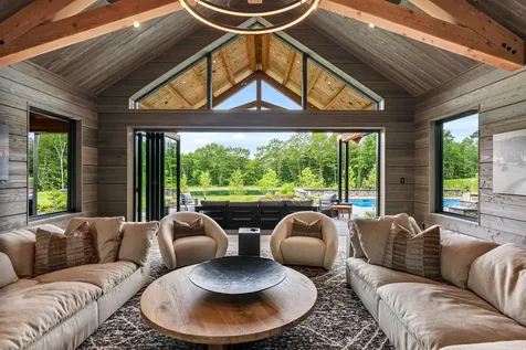 1084 Wade Pasture Road Stowe VT 05672-5259