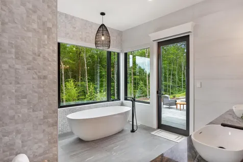 1084 Wade Pasture Road Stowe VT 05672-5259