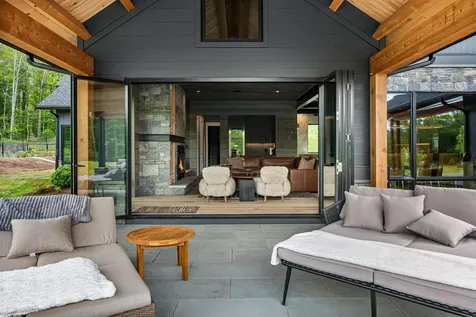 1084 Wade Pasture Road Stowe VT 05672-5259