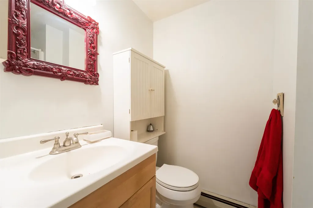 1-A Karen Lane Londonderry NH 03053