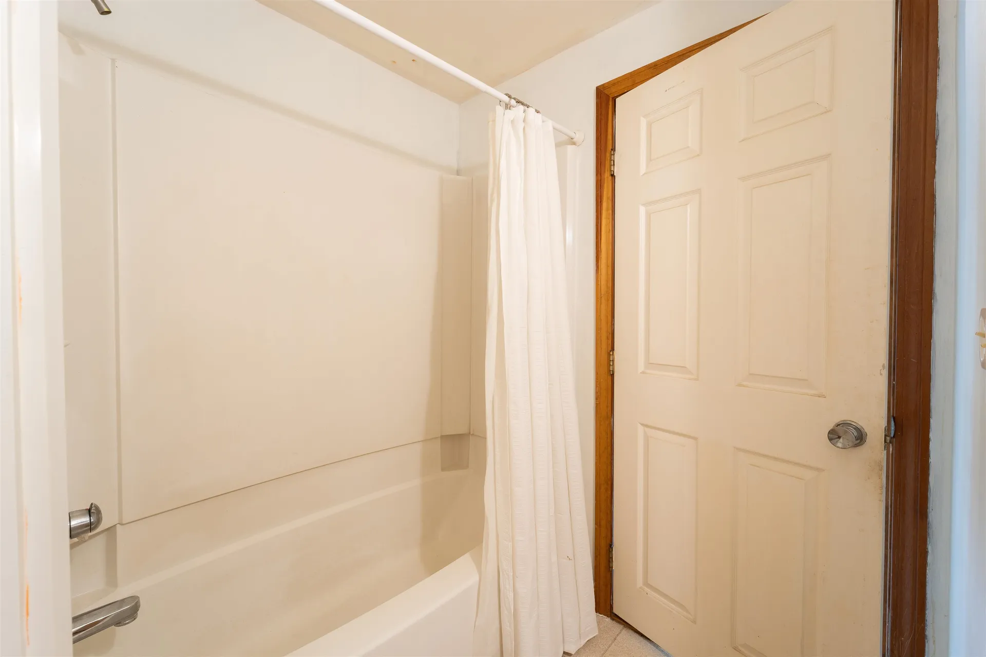 1-A Karen Lane Londonderry NH 03053