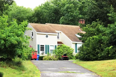 1-A Karen Lane Londonderry NH 03053