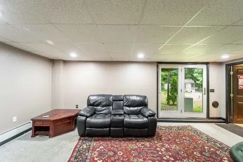 1-A Karen Lane Londonderry NH 03053