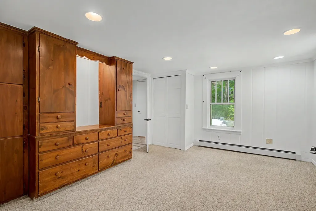 42 Sherburne Road Lee NH 03861