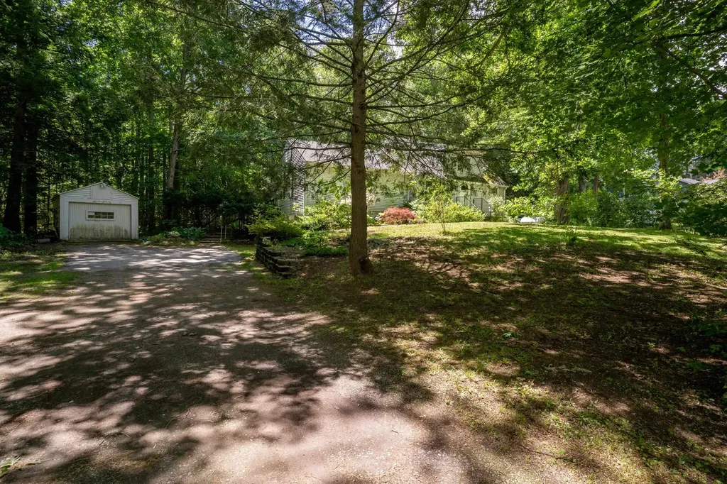 42 Sherburne Road Lee NH 03861