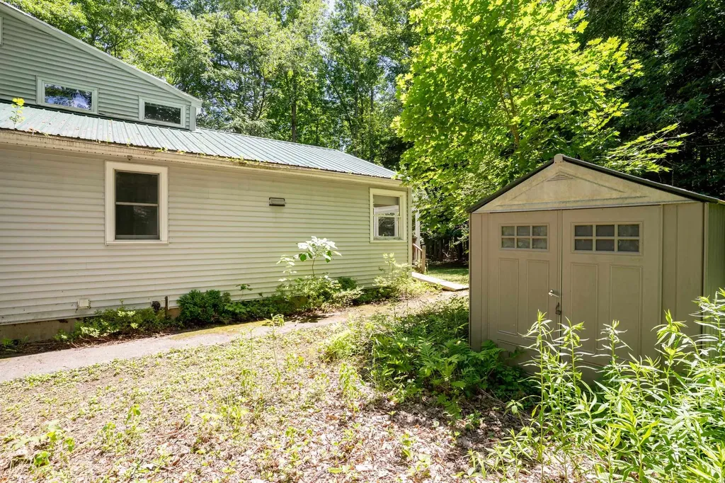 42 Sherburne Road Lee NH 03861
