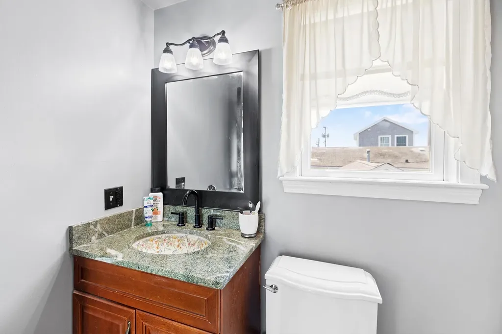 5 Viking Street Hampton NH 03842