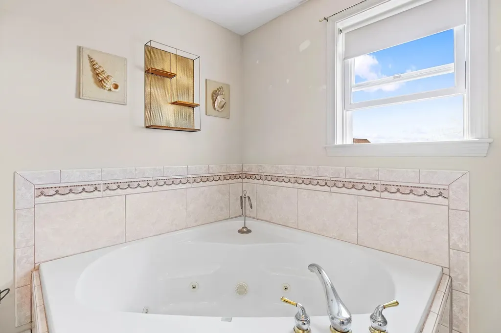 5 Viking Street Hampton NH 03842