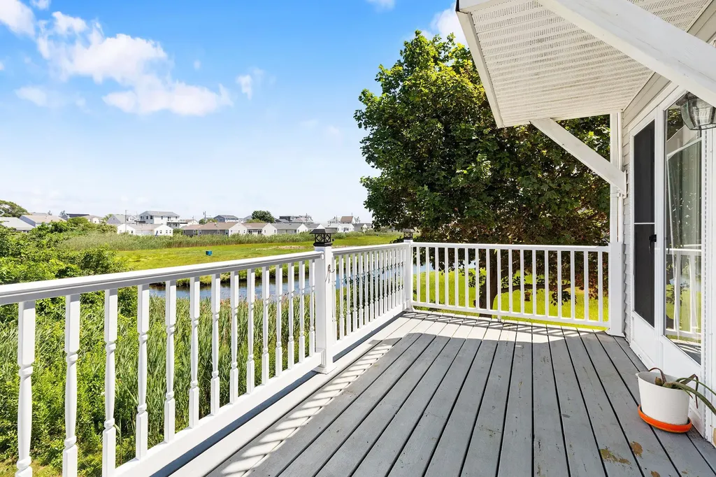 5 Viking Street Hampton NH 03842