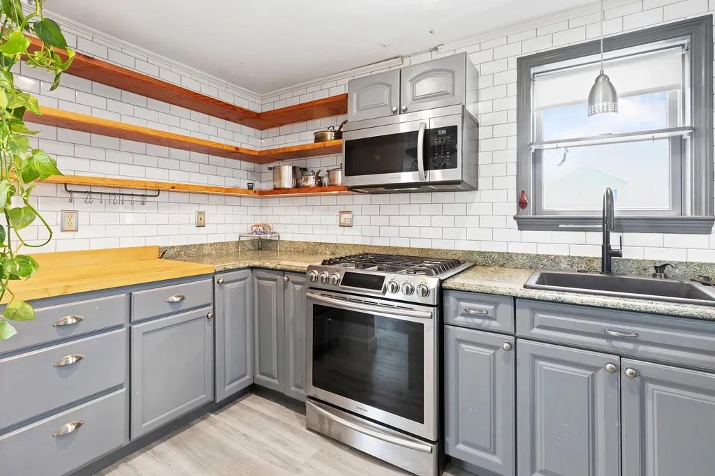 5 Viking Street Hampton NH 03842
