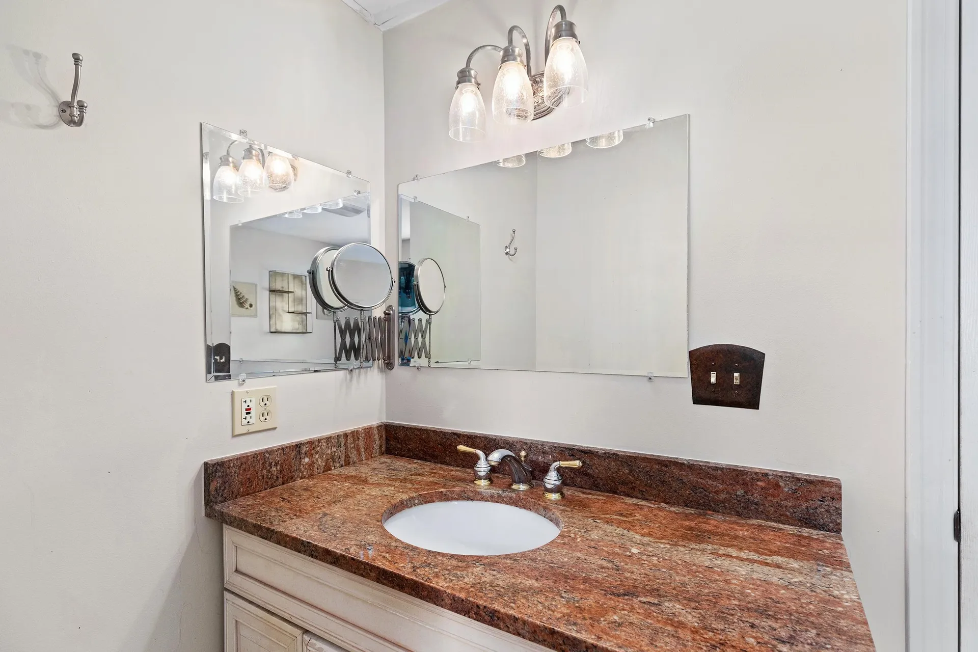 5 Viking Street Hampton NH 03842
