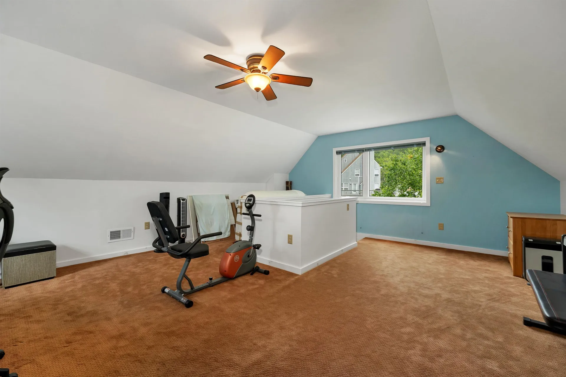 8 Ledgeview Way Plymouth NH 03264