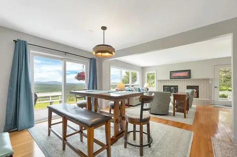 8 Ledgeview Way Plymouth NH 03264