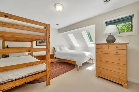 8 Ledgeview Way Plymouth NH 03264