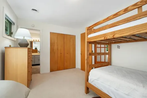 8 Ledgeview Way Plymouth NH 03264
