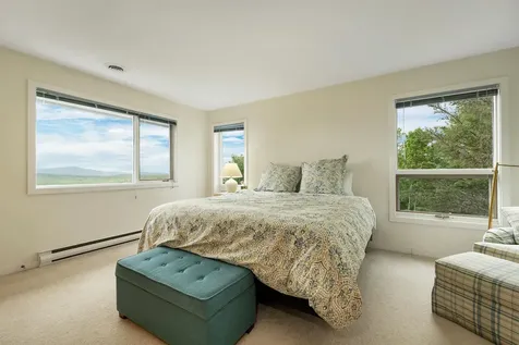 8 Ledgeview Way Plymouth NH 03264