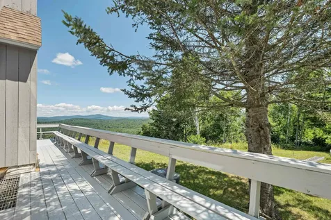 8 Ledgeview Way Plymouth NH 03264
